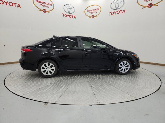 Certified 2025 Toyota Corolla LE FWD image 3