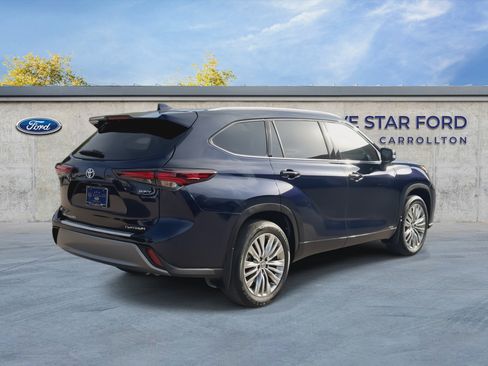 Used 2026 Toyota Highlander Platinum AWD/4WD image 8