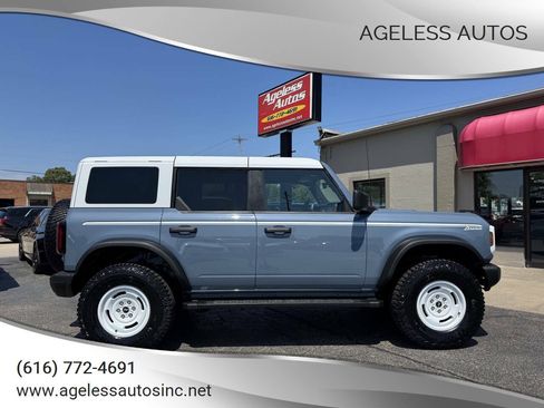 Used 2023 Ford Bronco Heritage Edition AWD/4WD image 1