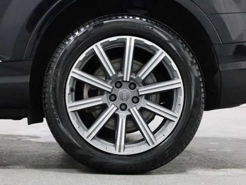Used 2019 Audi Q7 3.0T Premium Plus AWD/4WD image 37