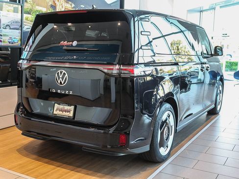 New 2025 Volkswagen ID. Buzz Pro S RWD image 5