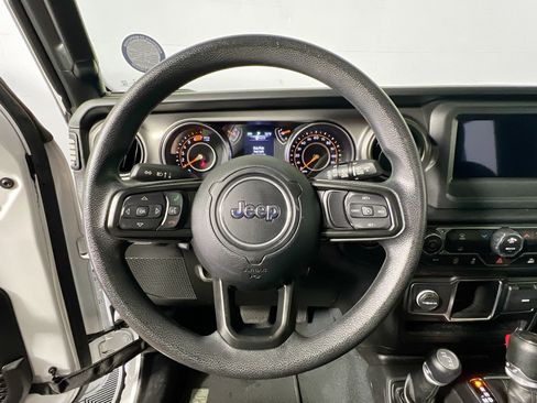 Used 2022 Jeep Wrangler Sport image 17