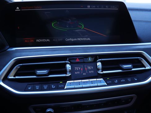 Used 2022 BMW X5 xDrive40i w/ M Sport Package image 36