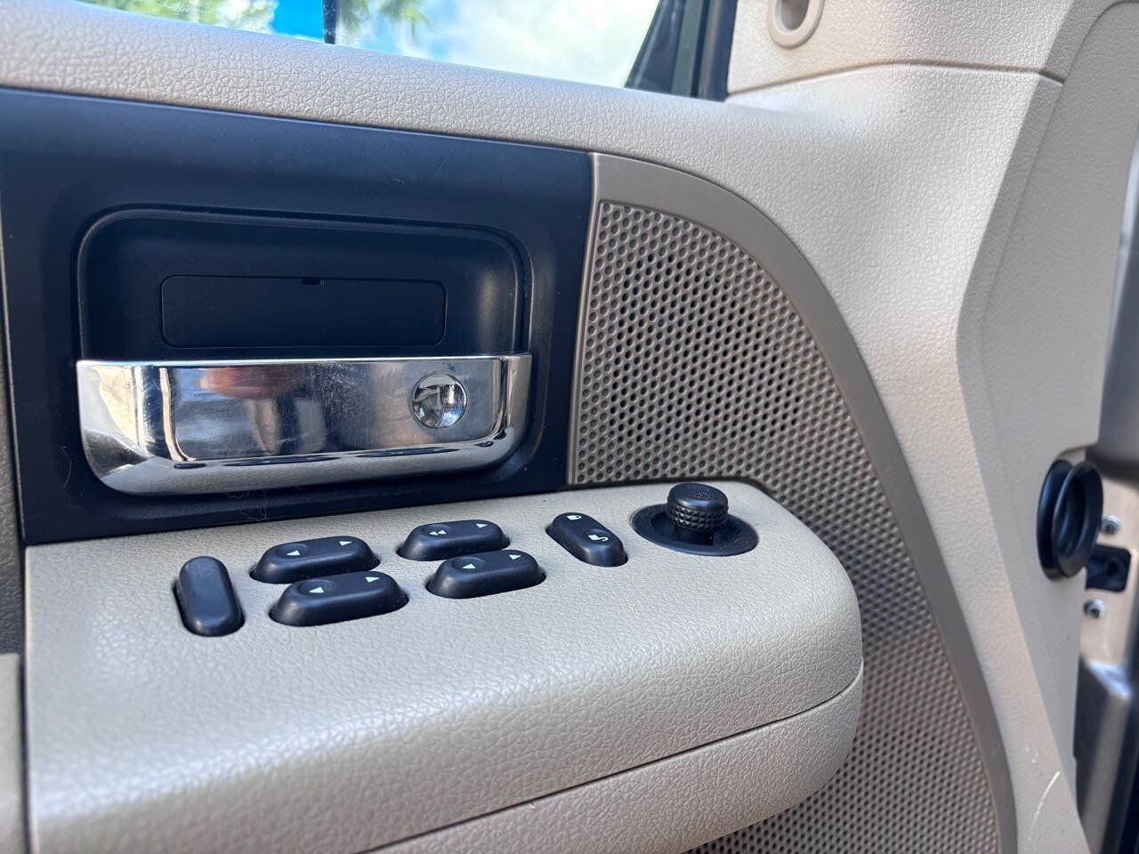 Used 2004 Ford F150 XL RWD image 19
