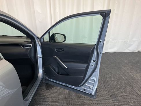 Used 2024 Toyota Corolla Cross XSE image 19