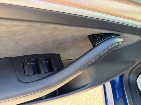 Used 2022 Tesla Model 3 Long Range AWD/4WD image 32