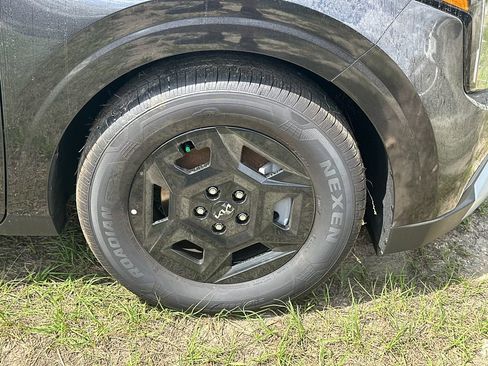 New 2026 Kia Carnival FWD image 12