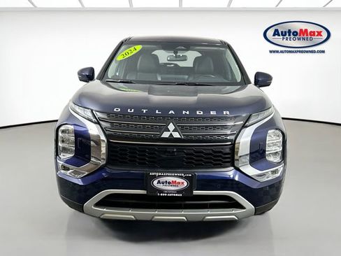 Used 2024 Mitsubishi Outlander SE image 6