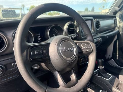 Used 2023 Jeep Wrangler Unlimited AWD/4WD image 10