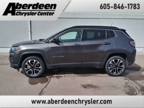 Used 2023 Jeep Compass Limited image 1