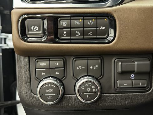 Used 2026 GMC Yukon XL Denali Ultimate w/ LPO, Floor Liner Package AWD/4WD image 28