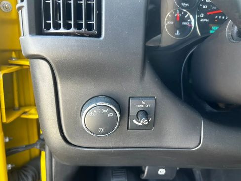 Used 2023 Chevrolet Express 2500 RWD image 11