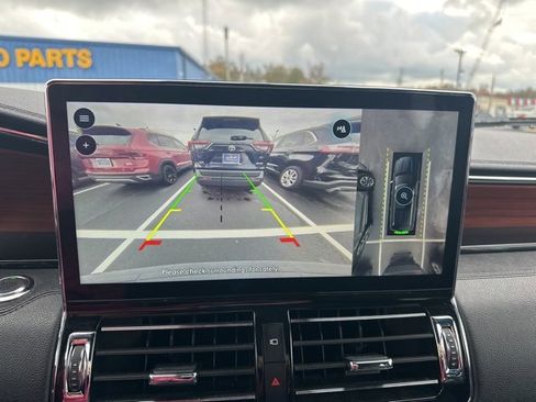 Used 2023 Lincoln Navigator Reserve image 17