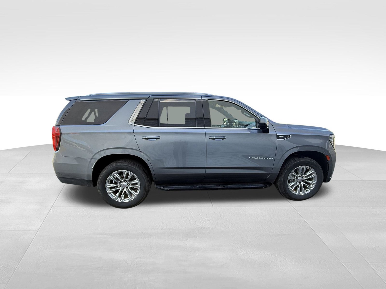 Used 2021 GMC Yukon SLE AWD/4WD image 2