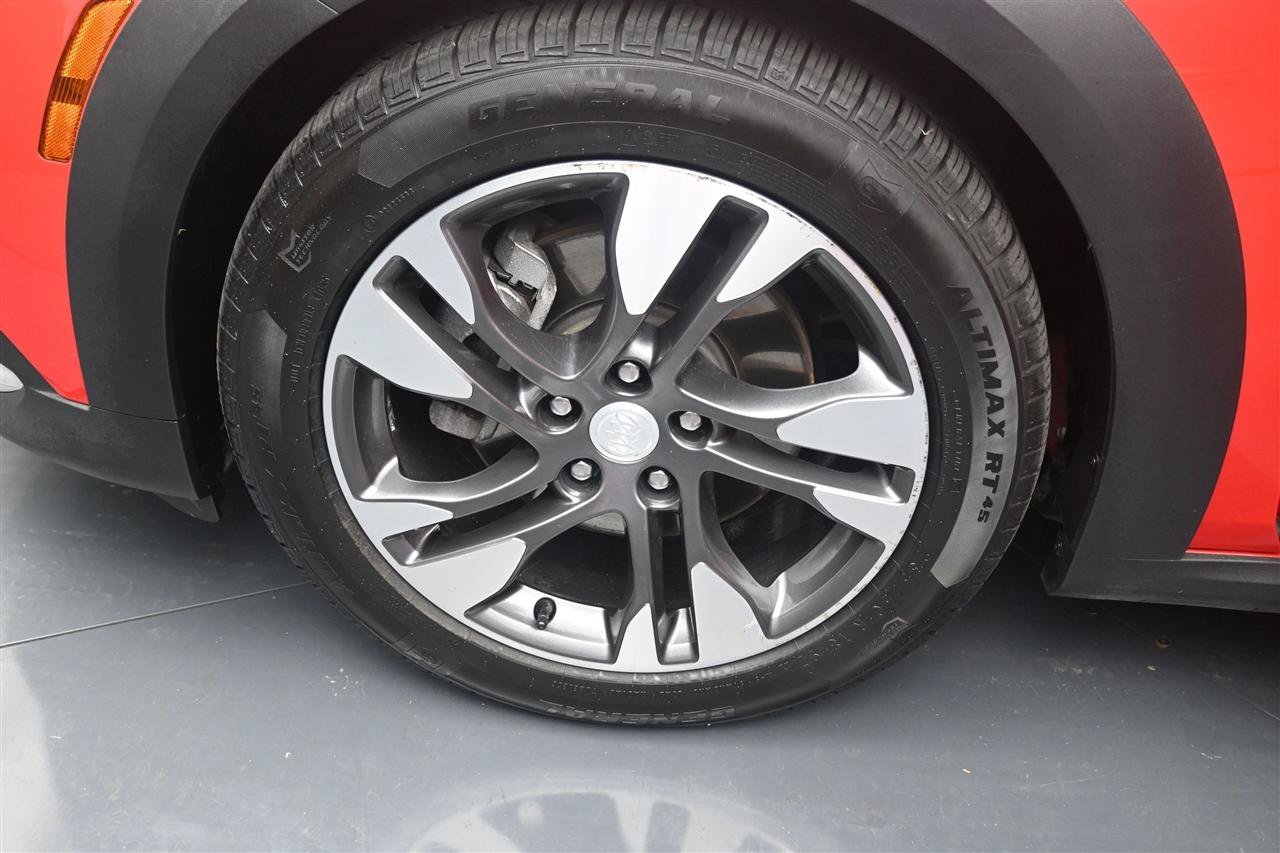 Used 2018 Buick Regal Preferred w/ Sights and Sounds Package AWD/4WD image 18
