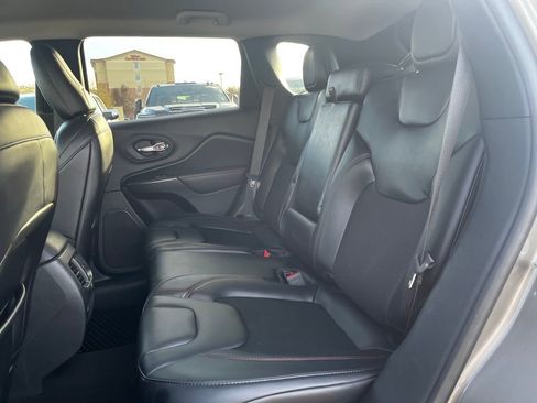 Used 2020 Jeep Cherokee Trailhawk w/ Cold Weather Group image 22