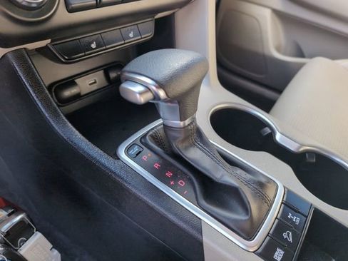 Used 2020 Kia Sportage S image 22