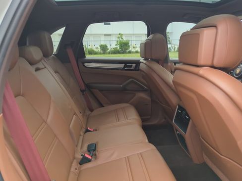 Used 2023 Porsche Cayenne image 22