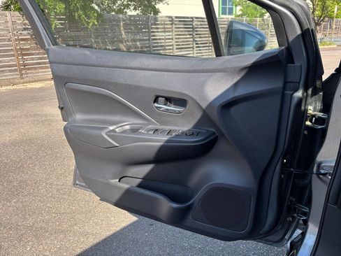 Used 2025 Nissan Versa SV FWD image 15