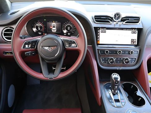 New 2025 Bentley Bentayga image 16