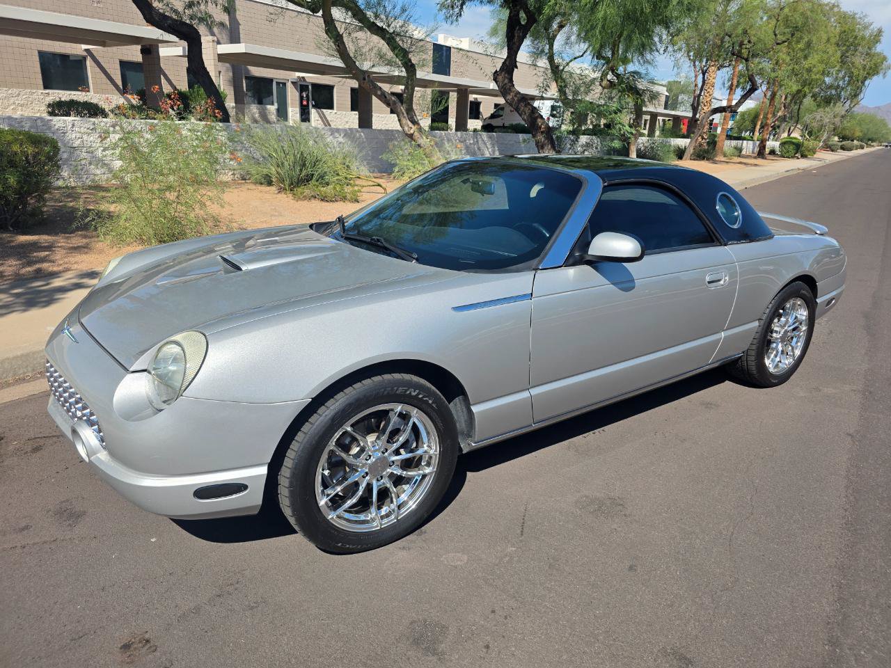 Used 2005 Ford Thunderbird RWD image 5