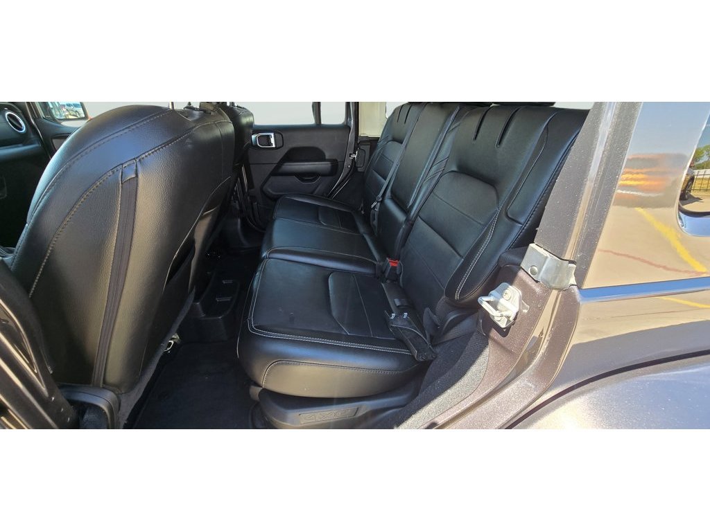 Used 2021 Jeep Wrangler Unlimited Sahara AWD/4WD image 19