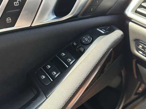 Used 2019 BMW X5 xDrive40i w/ Convenience Package AWD/4WD image 16