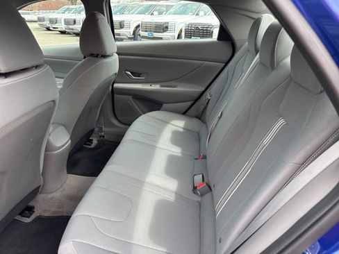 Used 2023 Hyundai Elantra SEL w/ Convenience Package image 20