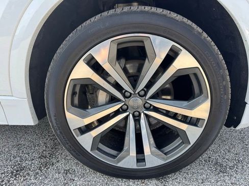 Used 2019 Audi Q8 Prestige AWD/4WD image 7