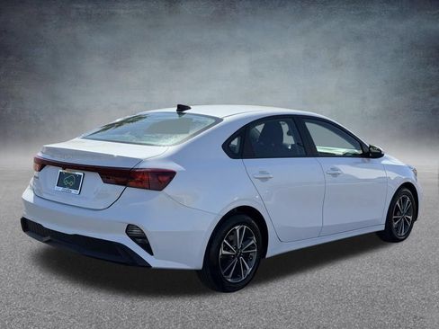 Used 2024 Kia Forte LXS FWD image 3