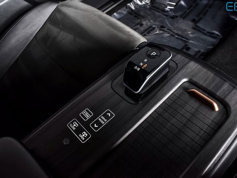 Used 2024 Nissan Ariya EVOLVE+ e-4ORCE image 29