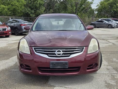 Used 2011 Nissan Altima 2.5 S w/ Convenience Pkg FWD image 2