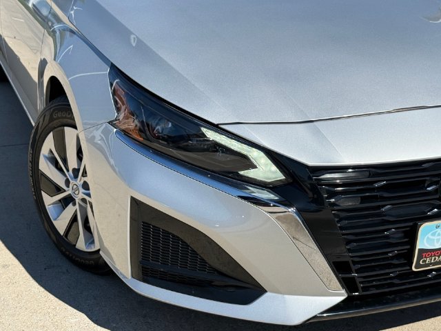Used 2024 Nissan Altima 2.5 S FWD image 7
