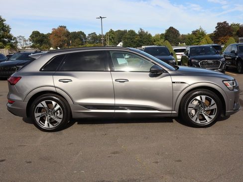 Used 2021 Audi e-tron Premium w/ Convenience Plus Package image 4