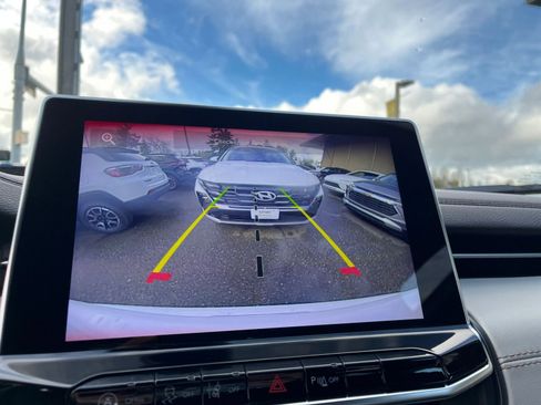 Used 2025 Jeep Compass Limited image 24