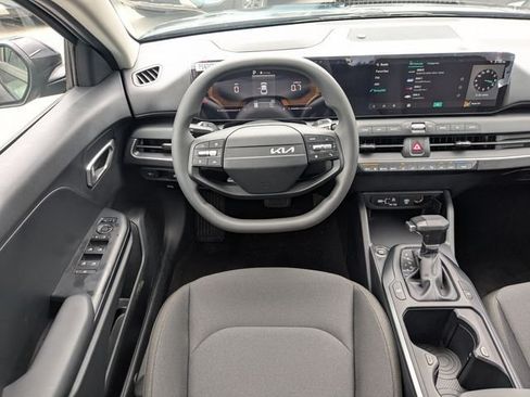 New 2026 Kia K4 FWD image 17