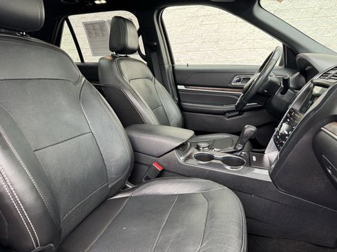 Certified 2018 Ford Explorer Limited w/ Equipment Group 301A image 18