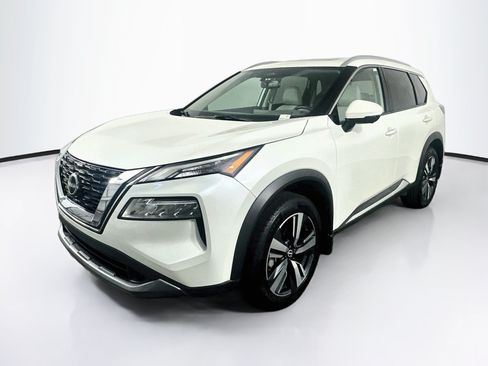 Used 2023 Nissan Rogue SL FWD image 3