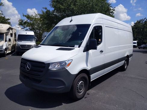 Used 2022 Mercedes-Benz Sprinter 2500 image 5
