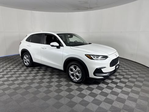 Used 2023 Honda HR-V LX image 2