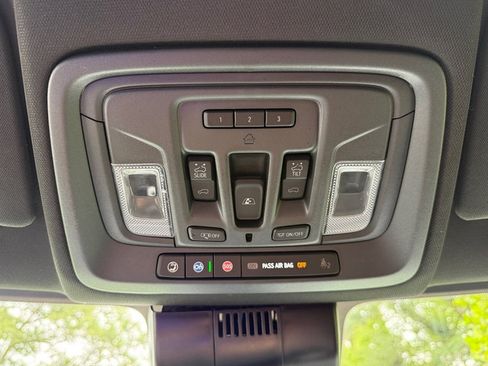 Used 2025 GMC Sierra 1500 AT4 w/ AT4 Premium Package AWD/4WD image 32