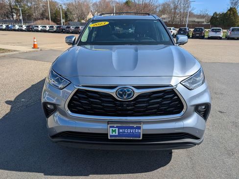 Used 2023 Toyota Highlander Limited AWD/4WD image 9