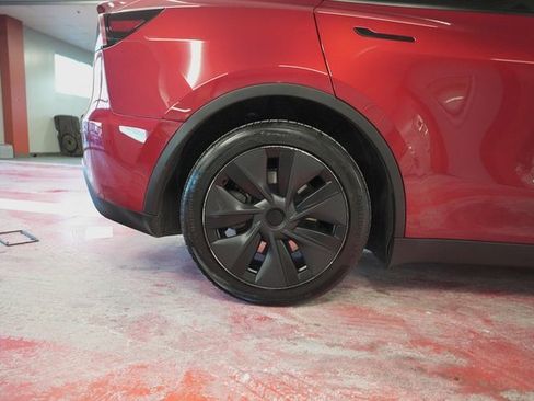 Used 2025 Tesla Model Y Long Range image 32