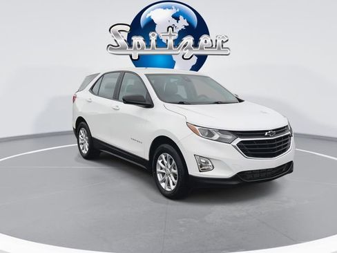 Used 2021 Chevrolet Equinox LS image 2