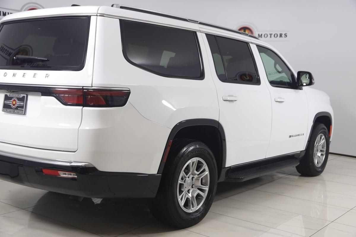Used 2024 Jeep Wagoneer 4WD image 40