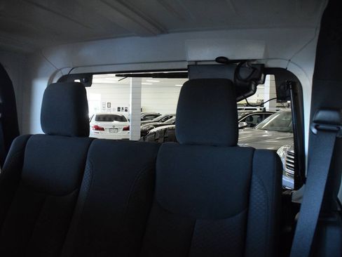 Used 2015 Jeep Wrangler Sport AWD/4WD image 34