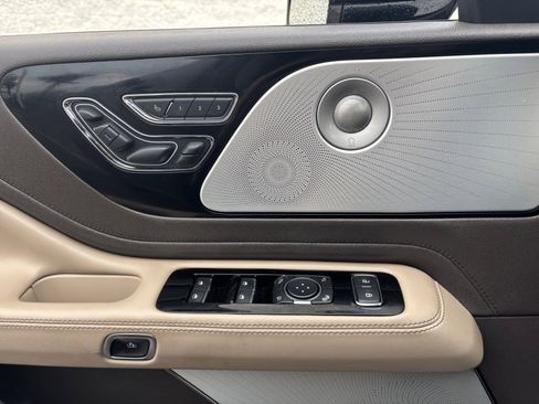 Used 2022 Lincoln Aviator Reserve w/ Equipment Group 201A image 16