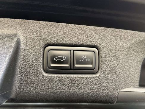 Used 2023 Kia Telluride EX w/ EX Captain's Chair Package image 11