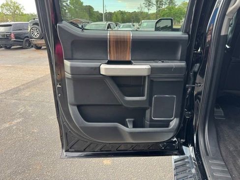 Used 2017 Ford F150 Lariat w/ Equipment Group 502A Luxury AWD/4WD image 14