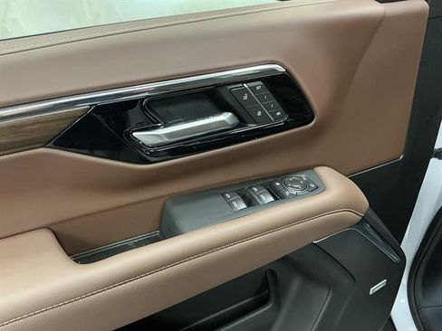 New 2026 Chevrolet Suburban High Country AWD/4WD image 22